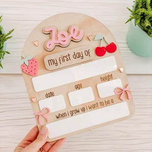 Cadeau pour la rentrée des classes : premier et dernier jour d'école | Plaque d'école réutilisable personnalisée | Accessoire photo pour la rentrée des classes | En Coquette Noeuds