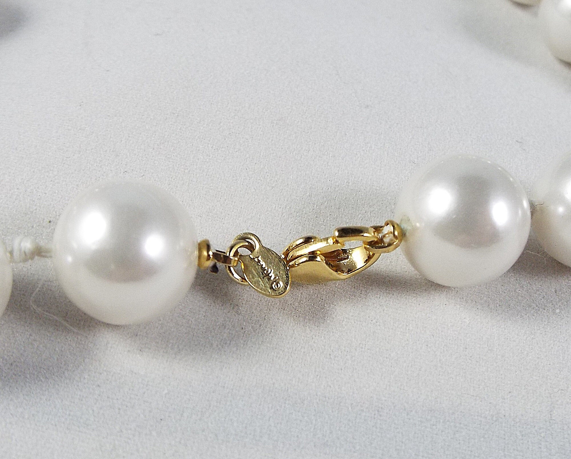 Monet Vintage 1970s Round White Faux Glass Pearl 16 Inch Knotted Long ...