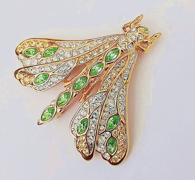 RARE Signed Swan Swarovski Limited Edition shops 1997 Gold Tone Paved Green and Clear Crystal Dragonfly Brooch