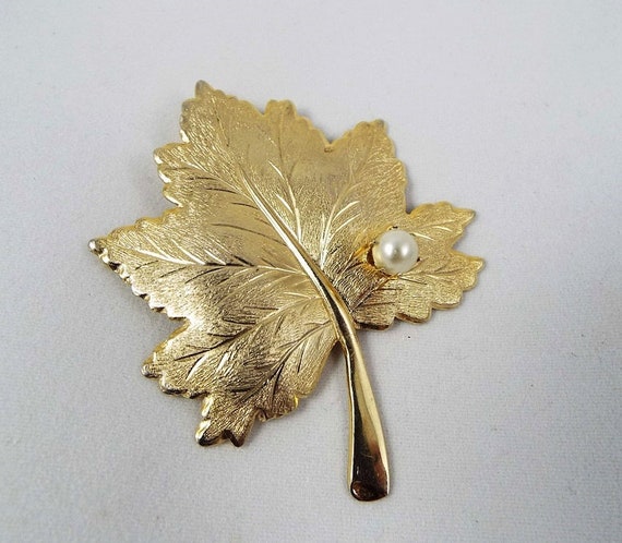 Sarah Coventry 1960s Gold Tone Autumn Maple Leaf Prong Set | Etsy