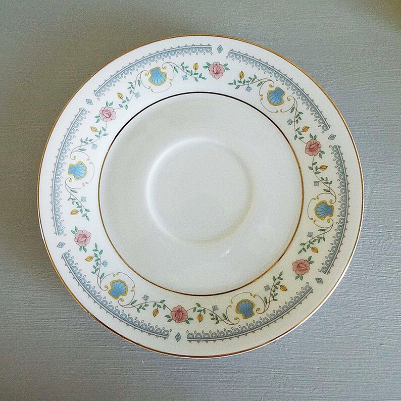 Tivoli Bone China 1980s Pink Flowers Blue Seashell Gold Trimmed Footed Cup /& Saucer
