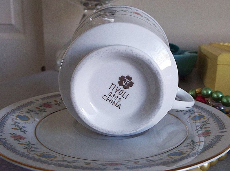 Tivoli Bone China 1980s Pink Flowers Blue Seashell Gold Trimmed Footed Cup /& Saucer