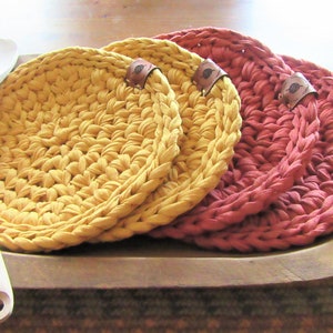 Crochet KITCHEN TRIVET / Hot Pad / Pot Holder / Chunky / Coaster / Modern Farmhouse / Home Decor