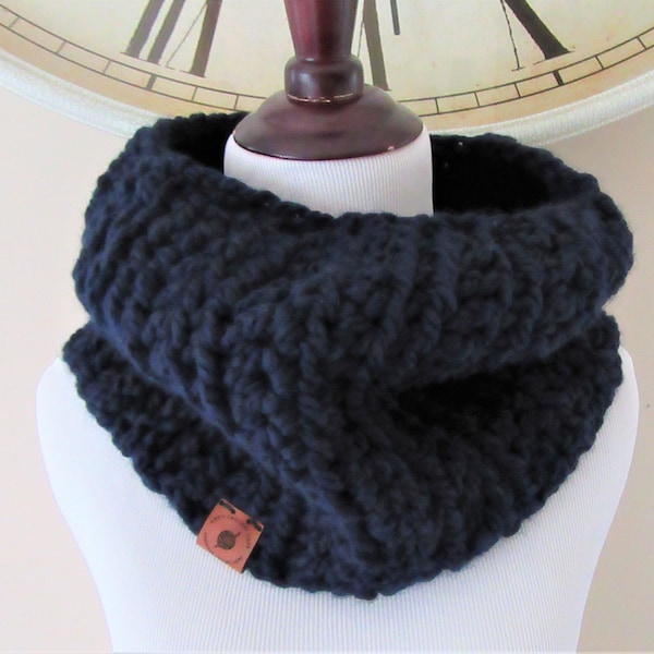 CHUNKY CROCHET COWL / Super Bulky / Scarf / Gift for Her / Wool Blend