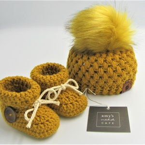 Crochet Baby FUR POM HAT / Booties / Leather Tag / Infant / Newborn Gift Set / in Gold Yellow