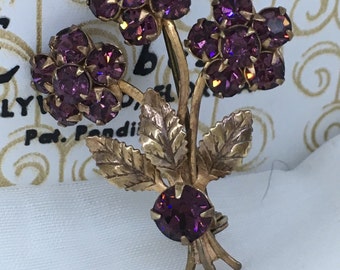 Beautiful vintage flower bouquet brooch
