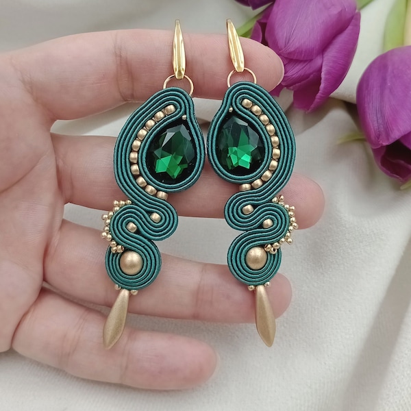 SOUTACHE boucles d'oreilles vert emerald d'or emeraude, bijoux cristall cristaux, bollywood india