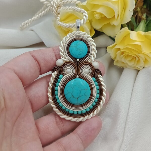 Grand collier ethno, grand collier soutache, pendentif ethnique, pendentif turquoise, pendentif avec pierre, collier turquoise, pendentif