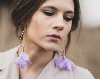 Purple lavender earrings, boho chic earrings, boho chiffon earrings, light gray pink rose earrings, delicate boho jewellery, boho feather