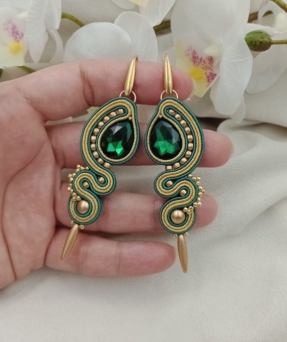 Long crystal earrings, long green earrings, gold earrings for wedding,  emerald clips, emerald wedding, green dress, emerald bride