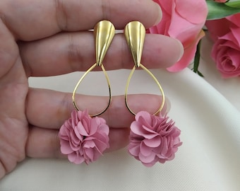 Boucles d'oreilles romantiques, boucles d'oreilles boho, mariage boho chic boucles d'oreilles, boucles d'oreilles menthe, fleurs menthe,