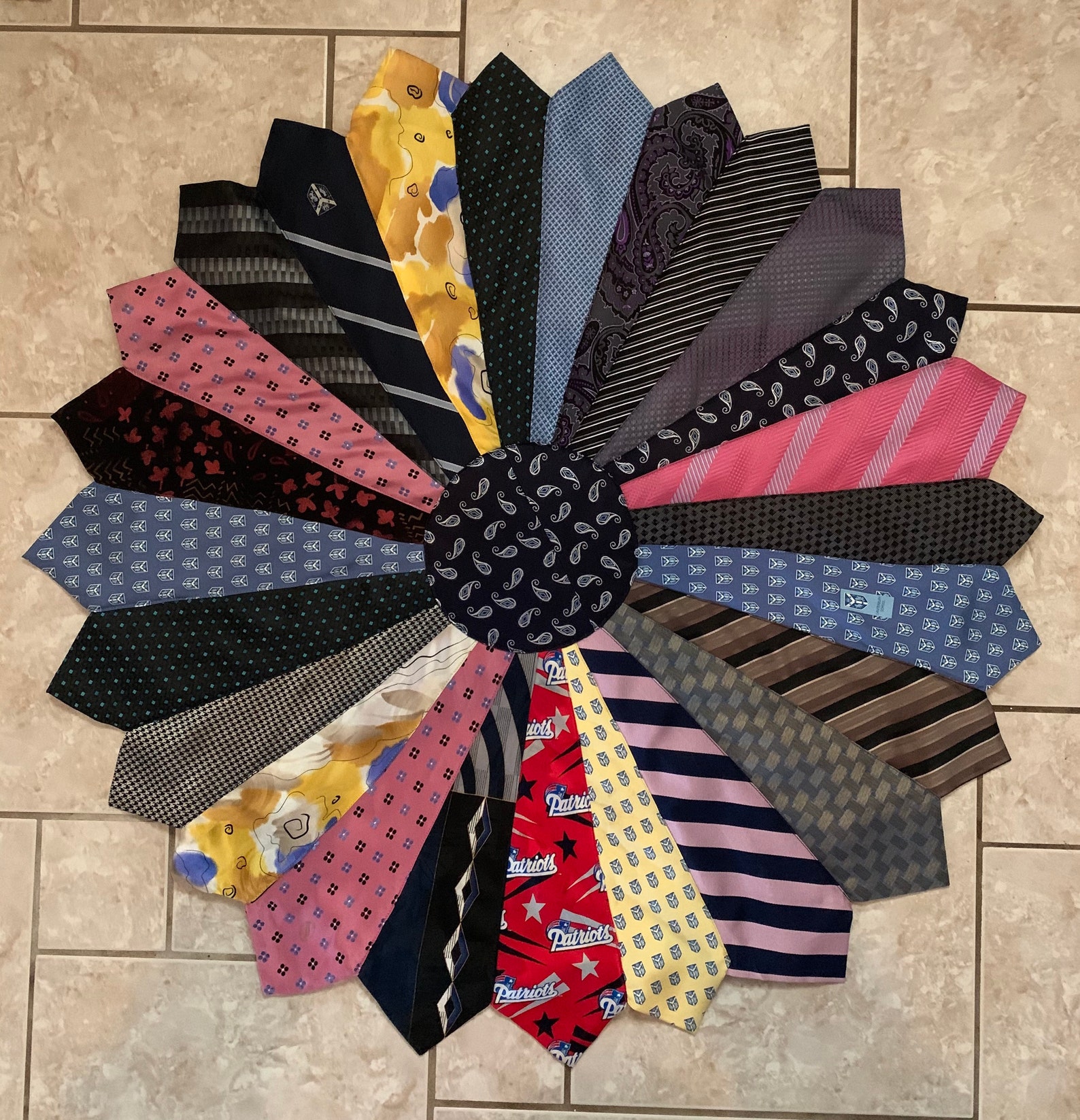 necktie table topper instructions