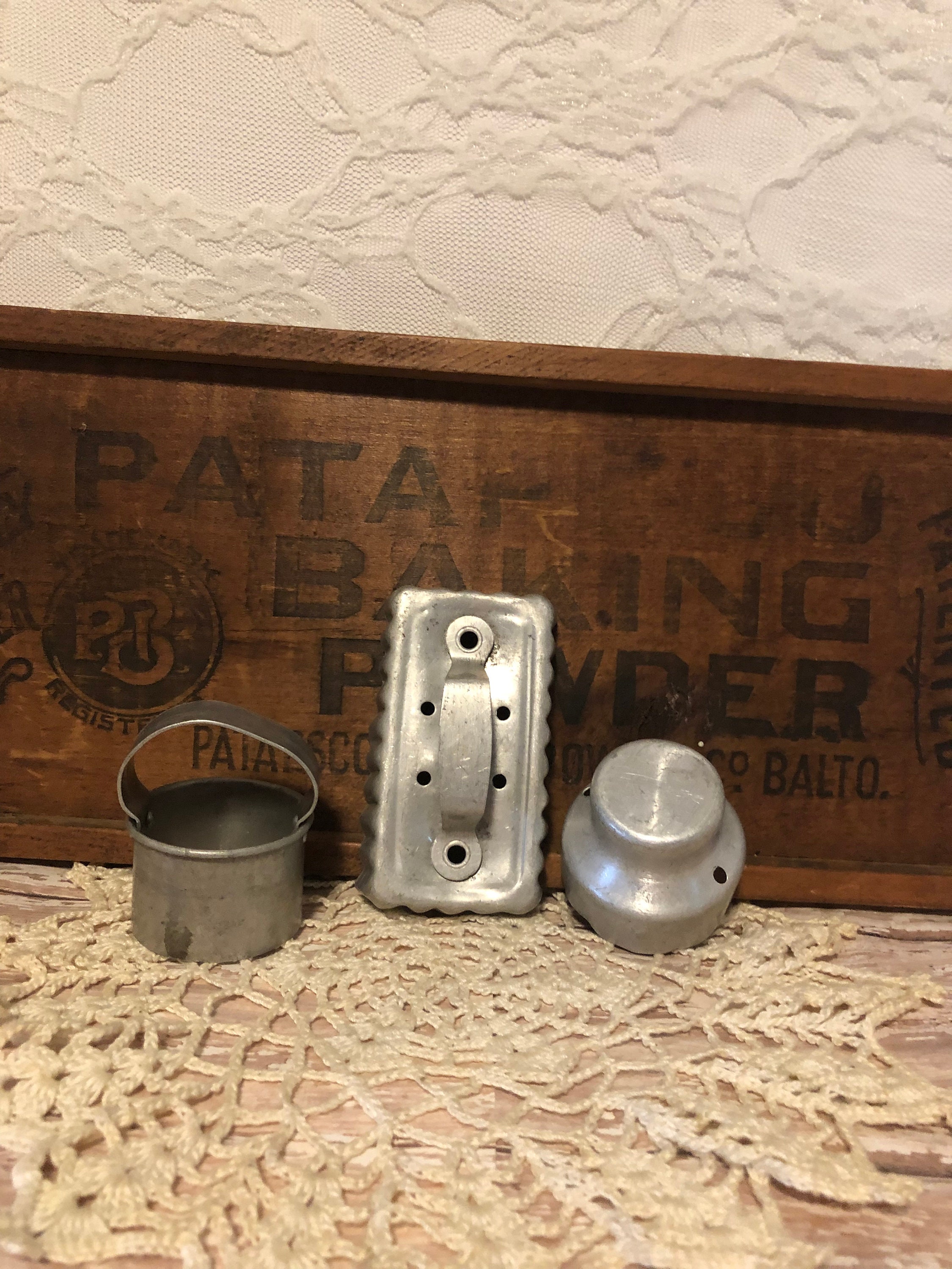 Vtg Aluminum Pan, Measuring Cup, Cutter, 3 Small Rustic Retro Kitchenware  Pieces: Happy Home Pan, Life Time Cup, Cutter W/ Crimped Edges 