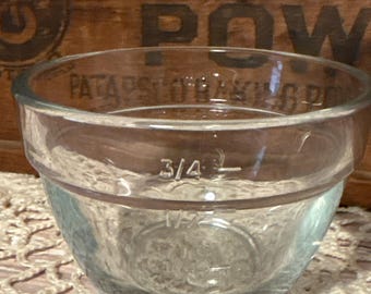 Pampered Chef 6 ounce glass prep bowl