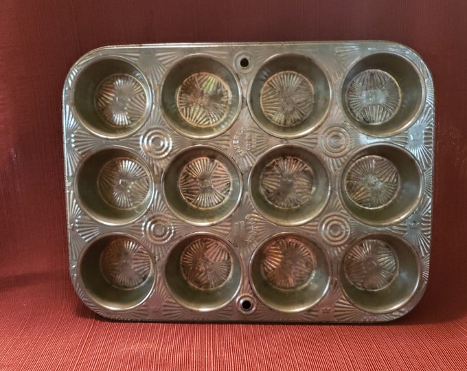 Vintage Bakerex Crown Wear 12 Cupcake/muffin Tin/pan With Sunburst Pattern, Art Deco Style