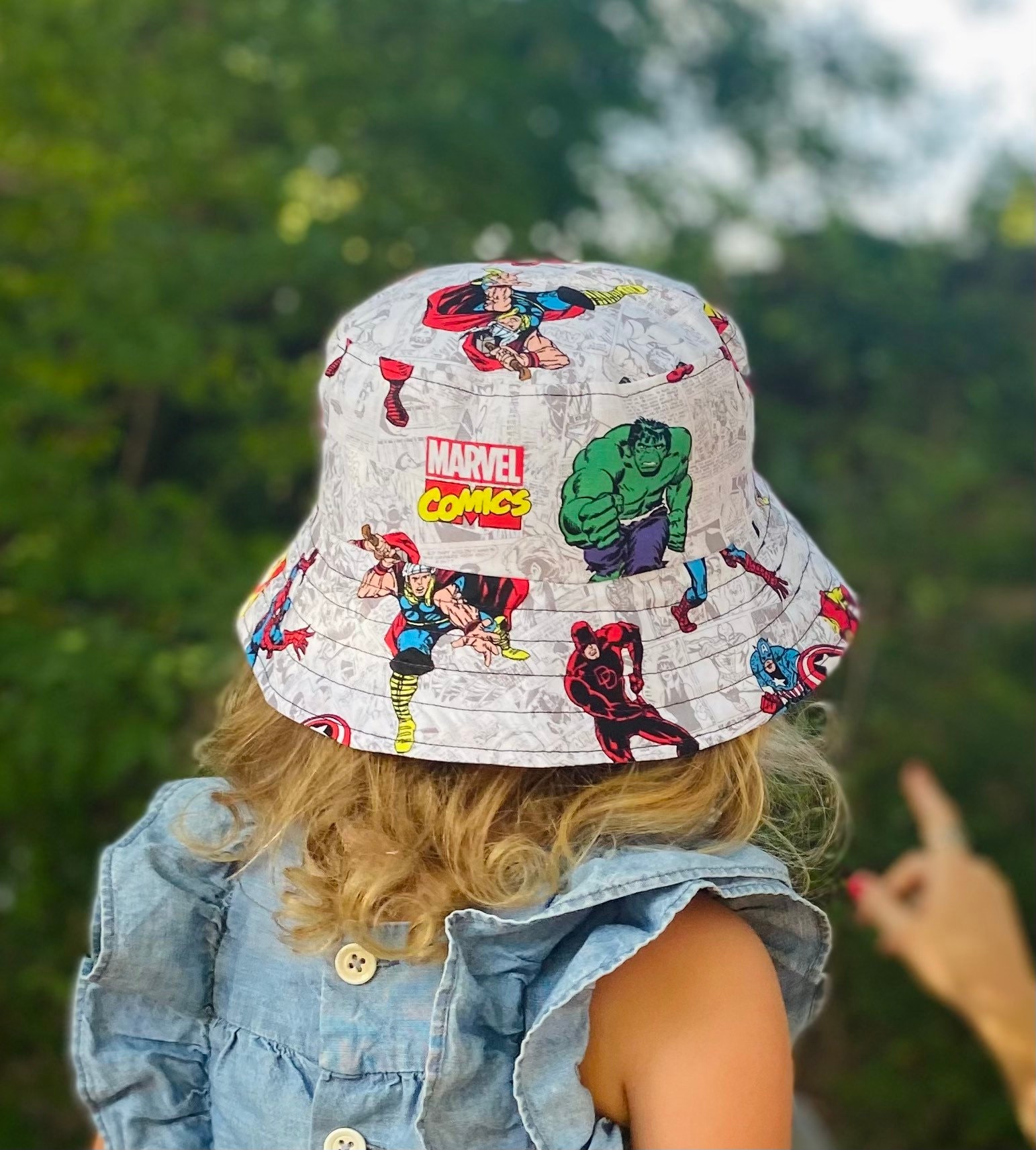 CHILD SIZE SMALL Marvel Reversible Bucket Hat