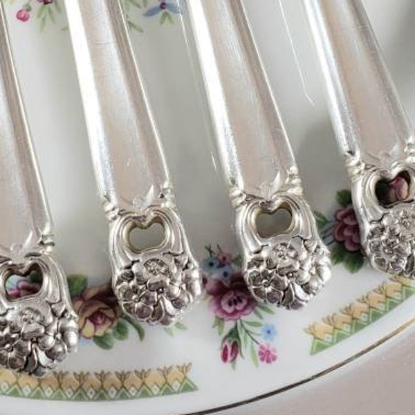 1941 ETERNALLY YOURS Set of 4 Viande Dinner Knives, Vintage 1847 Roger Bros silverplate flatware, Antique 1940s Art Nouveau Silverware Set