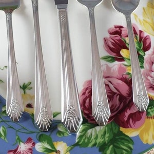 1939 IMPERIAL Service for 4, Five-piece place settings, Vintage Wm Rogers silverplate flatware, Antique 1930s Art Deco silverware set