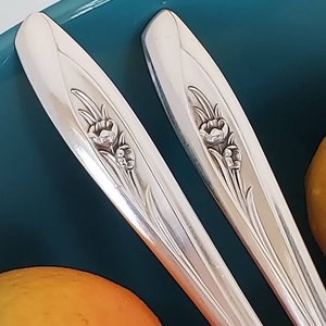 1956 SILVER TULIP Service for 4, Five piece place settings, Vintage International Silver silverplate flatware, Antique 1950s silverware set