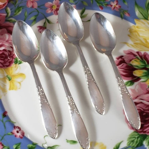 1951 KING EDWARD Set of 4 Teaspoons/Dessert Spoons, Vintage National Silver Co silverplate flatware, Mid Century Antique silverware set