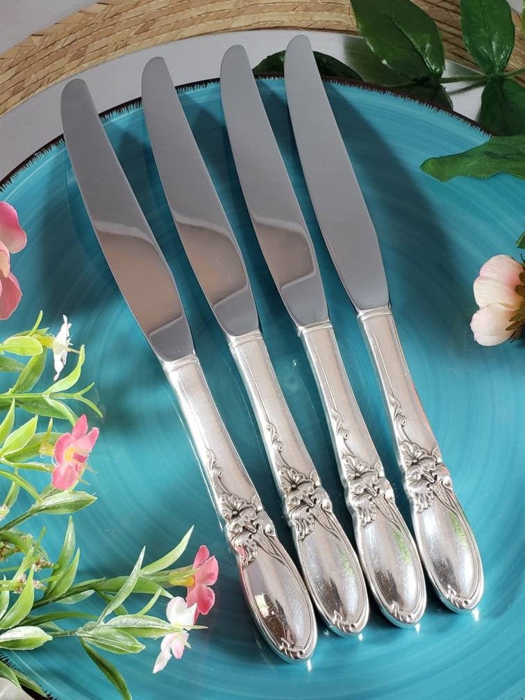1953 WHITE ORCHID Set of 4 Dinner Knives, Vintage Community Plate