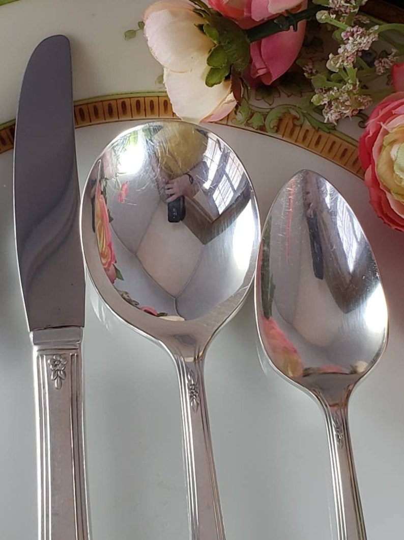 Oneida Ltd flatware 1940s Art Deco Cutlery set Vintage Wm A Rogers silverware set 5 piece place settings 1940 LADY DRAKE Service for 4