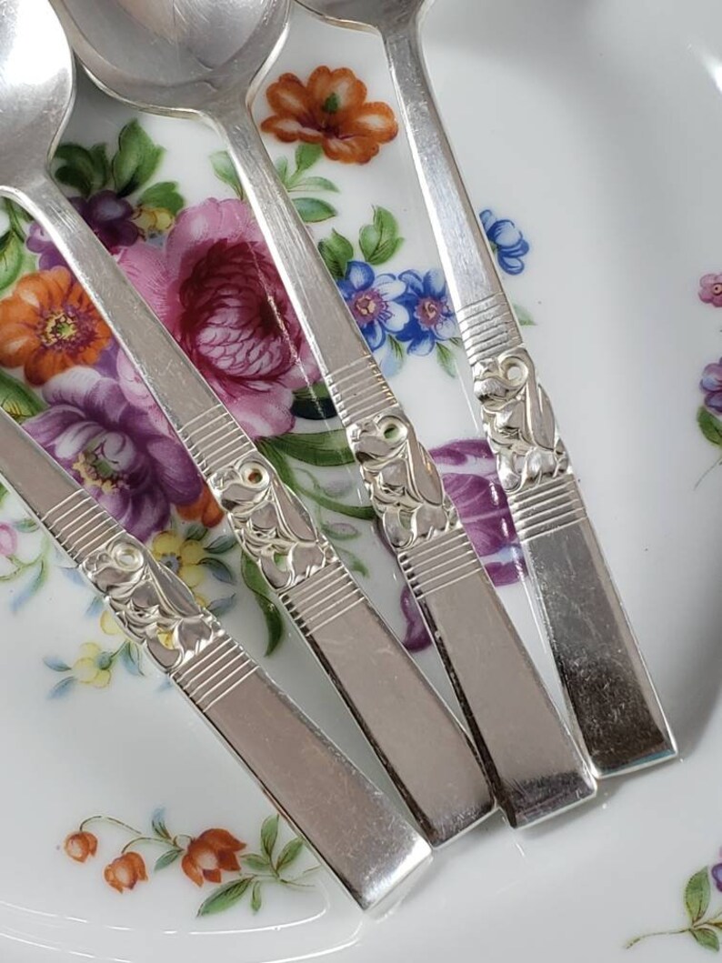 1940s Art Deco Antique silverware Vintage Community silverplate flatware Set of 4 Place Spoons Oval Soup Spoons 1948 MORNING STAR