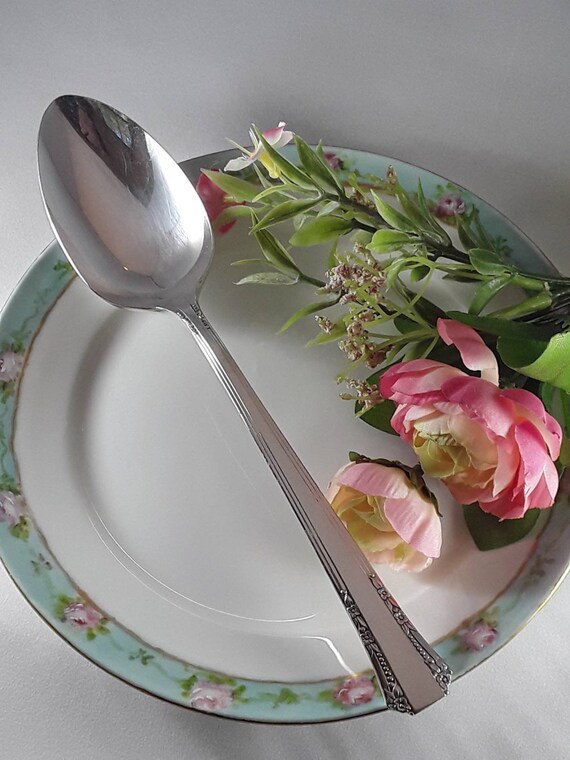 Vintage 1881 Rogers DEL MAR Serving Spoon