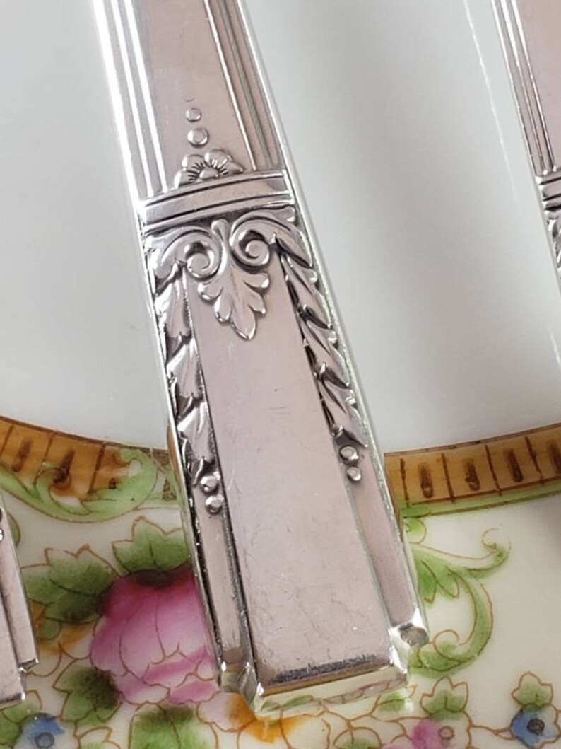 Oneida Ltd flatware 1940s Art Deco Cutlery set Vintage Wm A Rogers silverware set 5 piece place settings 1940 LADY DRAKE Service for 4