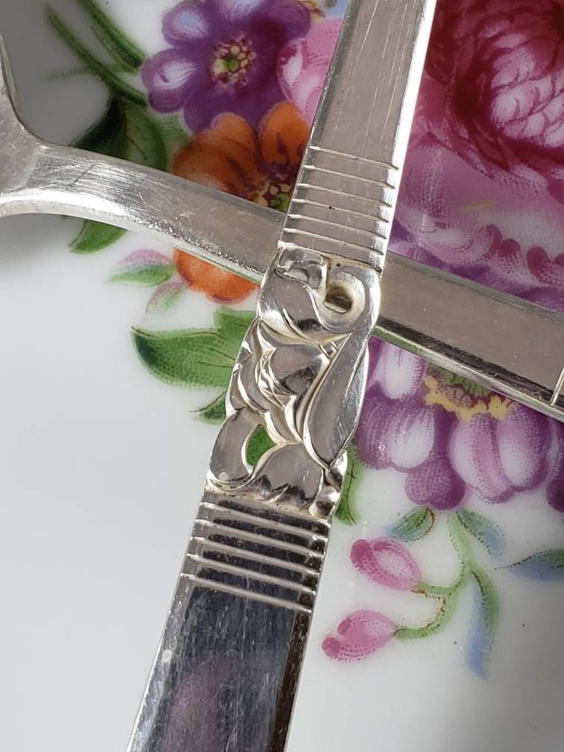 1940s Art Deco Antique silverware Vintage Community silverplate flatware Set of 4 Place Spoons Oval Soup Spoons 1948 MORNING STAR