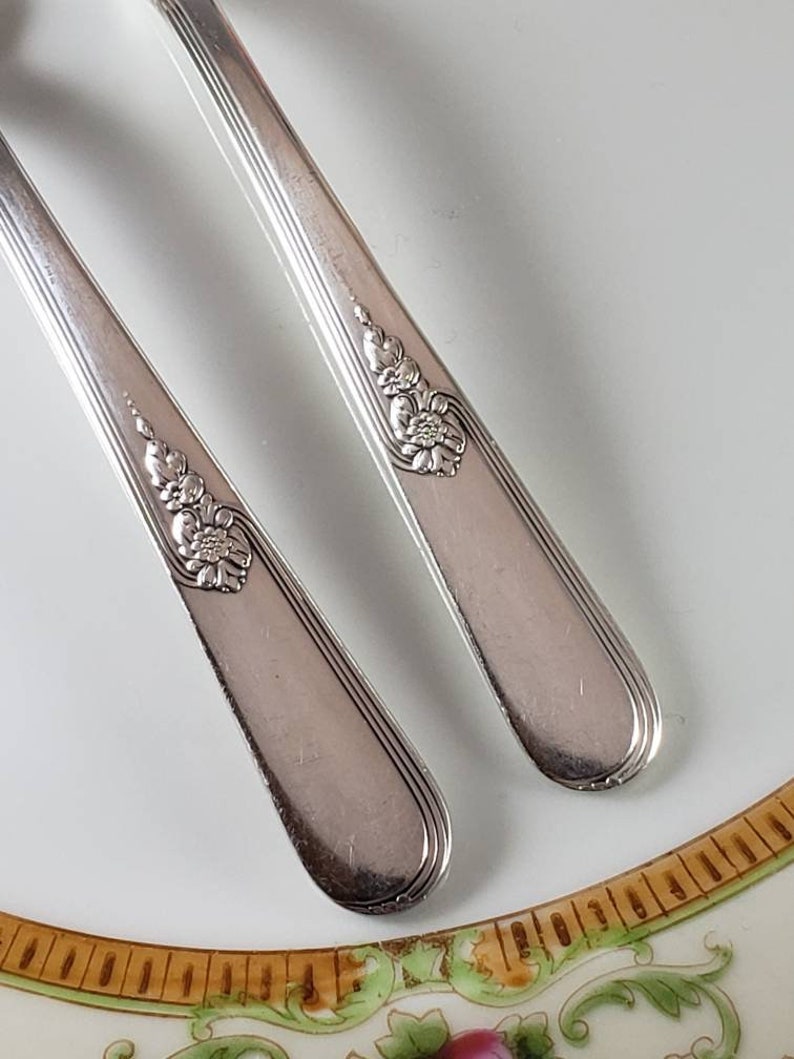 2 Butter Spreaders Vintage silverware Butter Knives Vintage Holmes and Edwards silverplate flatware 1940 YOUTH 1940s silver plate