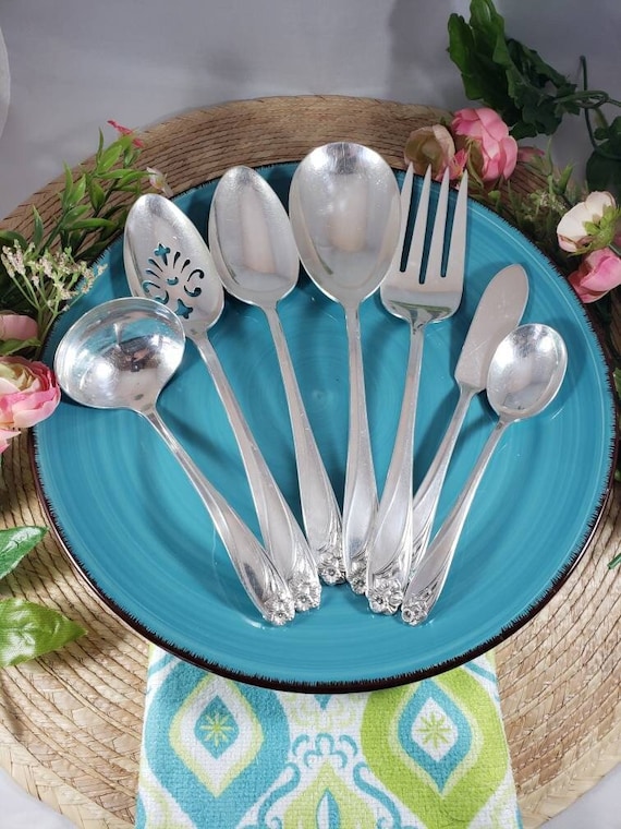 1950 DAFFODIL Serving Set Hostess Set Vintage 1847 Rogers Bros Silverplate Serving Spoons Gravy Ladle Casserole Spoon Meat Fork More Etsy Canada