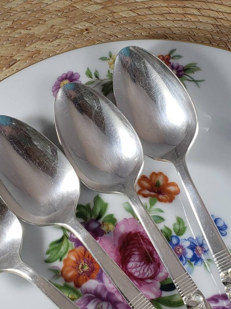 1940s Art Deco Antique silverware Vintage Community silverplate flatware Set of 4 Place Spoons Oval Soup Spoons 1948 MORNING STAR