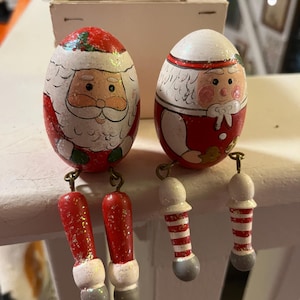 VINTAGE! Handpainted Wooden Egg Santa and Mrs. Claus Christmas Figurines