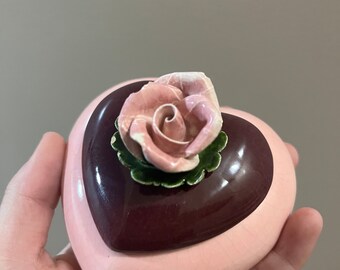 ヴィンテージ！ピンクとブラウンの陶器のハートとローズジュエリー