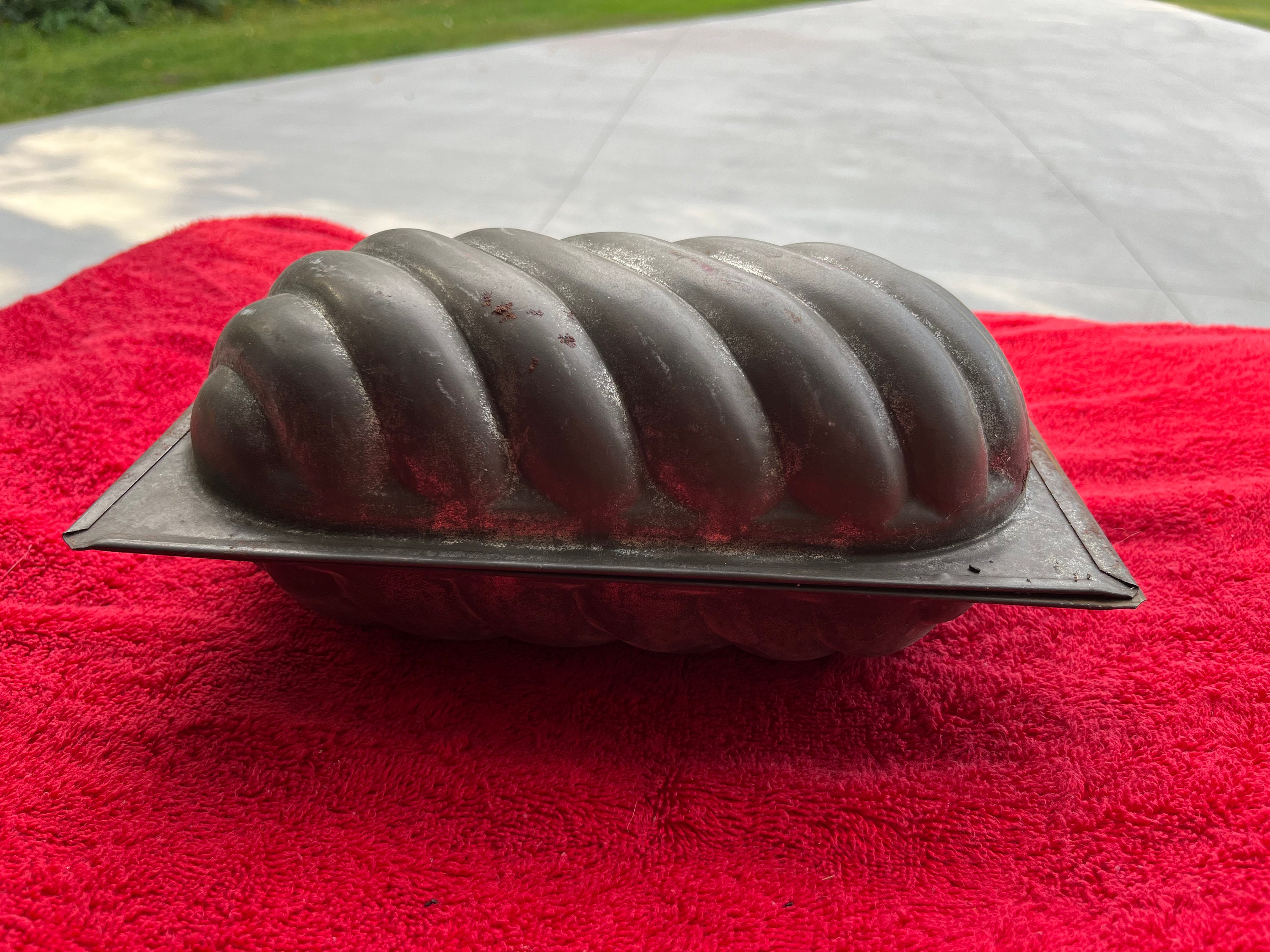 Antique 1890's Tin Round Bread Four Loaf Baking Pan/Mold