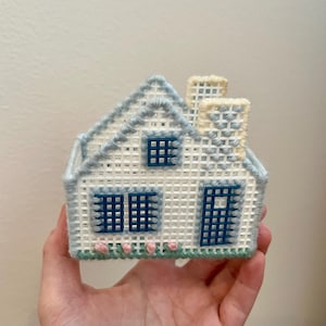 VINTAGE! Handmade Needlepoint House Shaped Pad of Paper Holder