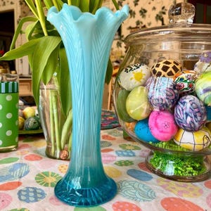 VINTAGE! Beautiful Fenton Blue Glass Swung Bouquet Vase