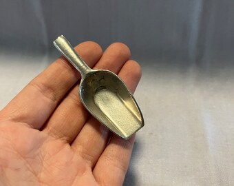 VINTAGE! Miniature Sugar Scoop