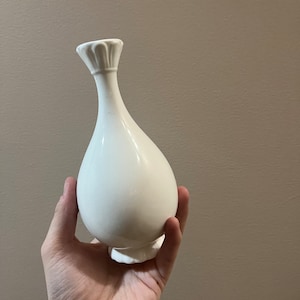 VINTAGE! White Coalport Bone China Bud Vase