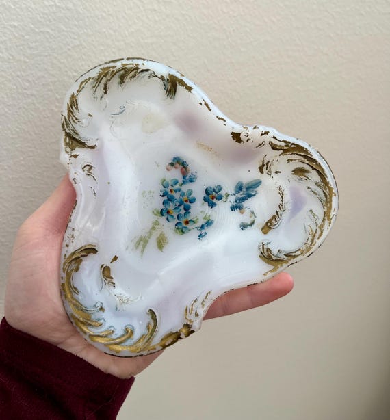 VINTAGE! Westmoreland Milk Glass Trinket/ Ring Dish
