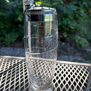 VINTAGE! Art Deco Crystal Cocktail Shaker