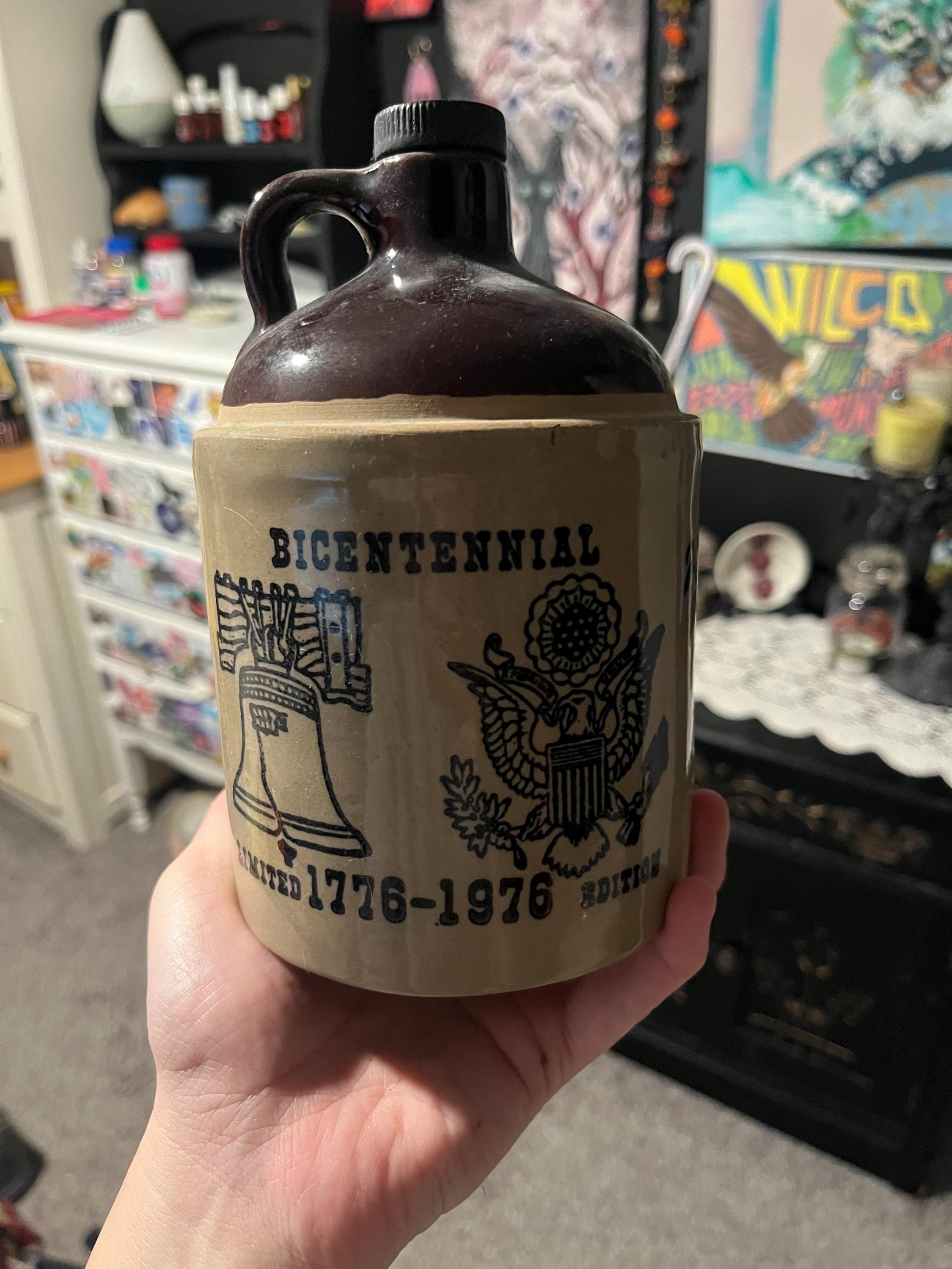 VINTAGE! 1976 Stoneware Jug Racoon Mountain Sorghum Syrup 1 QT
