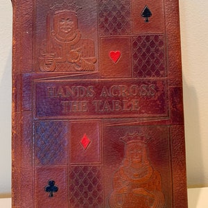 UITSTEKEND! Compleet kaartspelerboek 'Hands Across The Table' uit 1945 door PJ Galetto