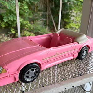 VINTAGE! 1993 Mattel Barbie Pink Ford Mustang Convertible Toy Car