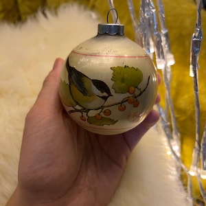 VINTAGE! 1976 Hallmark Collectible Christmas Chickadee Ornament