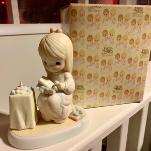 VINTAGE! Precious Moments “May Your Christmas Be Blessed” Girl