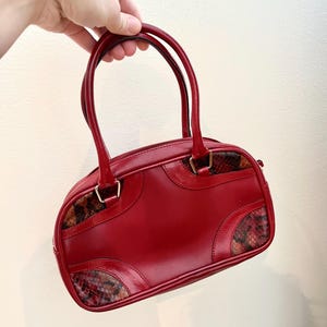 ¡VINTAGE! Cartera de piel de serpiente sintética de charol rojo de Barbara Milano