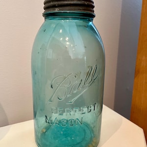 VINTAGE! Aqua Clear Glass Canning Fruit Mason Ball Jar W/ Lid