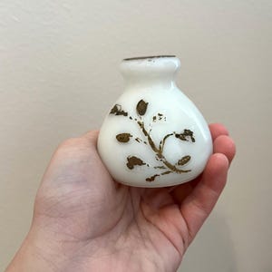 VINTAGE! Manganese Glass Westmoreland Milk Glass Bud Vase